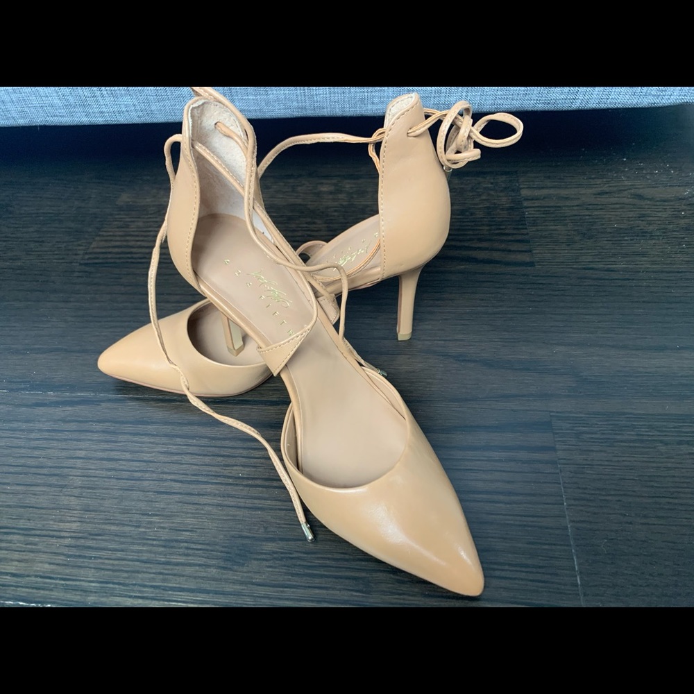 Lord & Taylor lace pumps